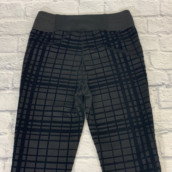 Maurice’s Textured Leggings Black Waist band Size Small Check design Stretchy - Picture 7 of 9